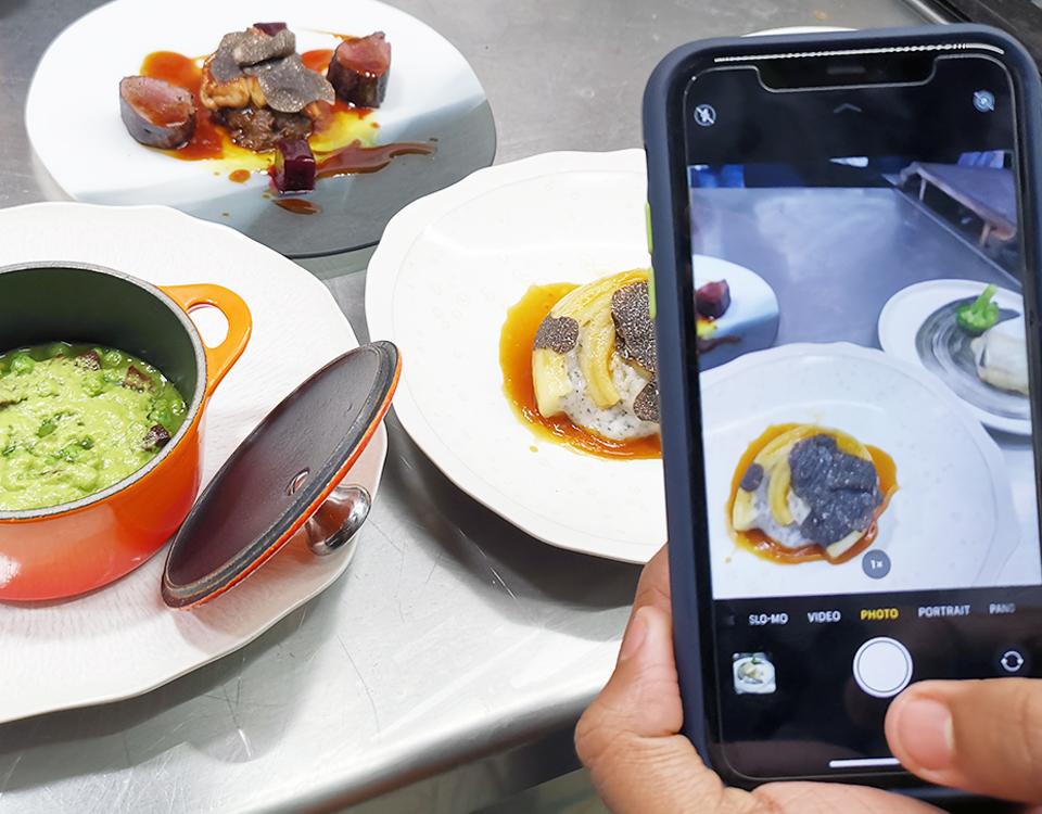 Víctor Quintillà, chef del restaurante Lluerna con una estrella Michelin, ha impartido una masterclass para el alumnado del Máster en Artes Culinarias y Dirección de Cocina de la Escuela Universitaria de Hotelería y Turismo de Sant Pol de Mar (EUHT StPOL). Su restaurante, Lluerna, fue de los primeros de la zona de Barcelona a unirse a la filosofía slow food.