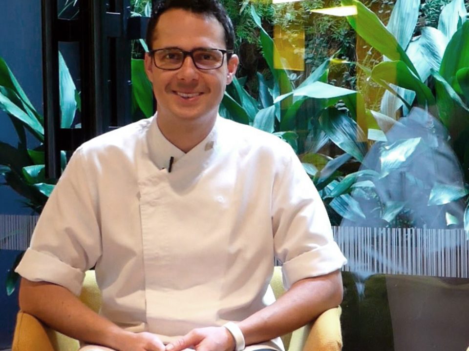 Patrick Rodríguez studied the Master in Culinary Arts & Kitchen Management at EUHT StPOL. He did his internship in the two Michelin star restaurant Moments