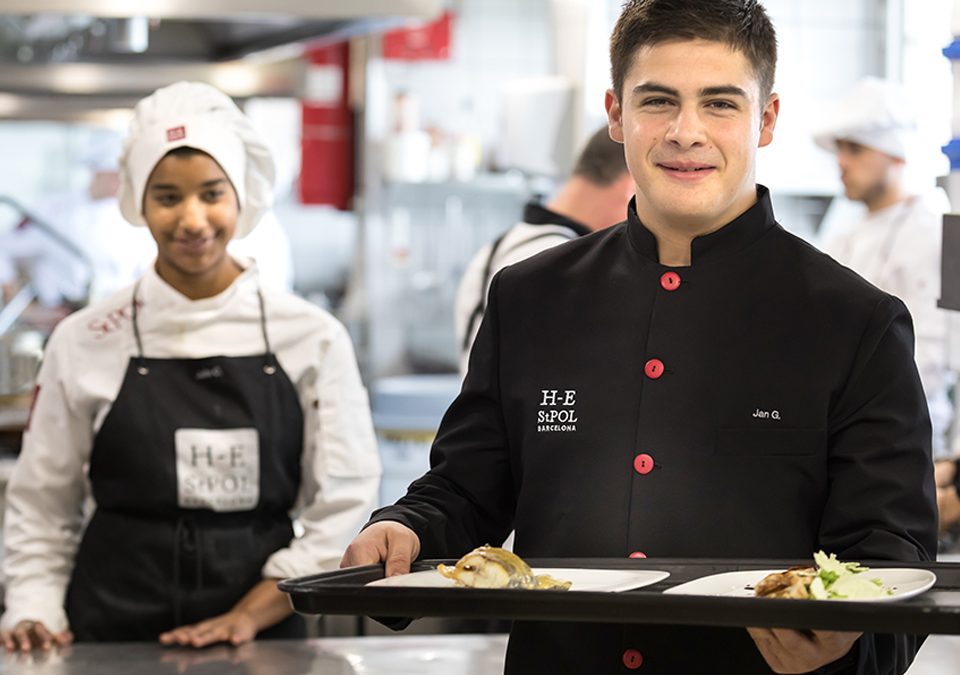 Grado medio en cocina y restauración Hotel-Escuela Sant Pol de Mar