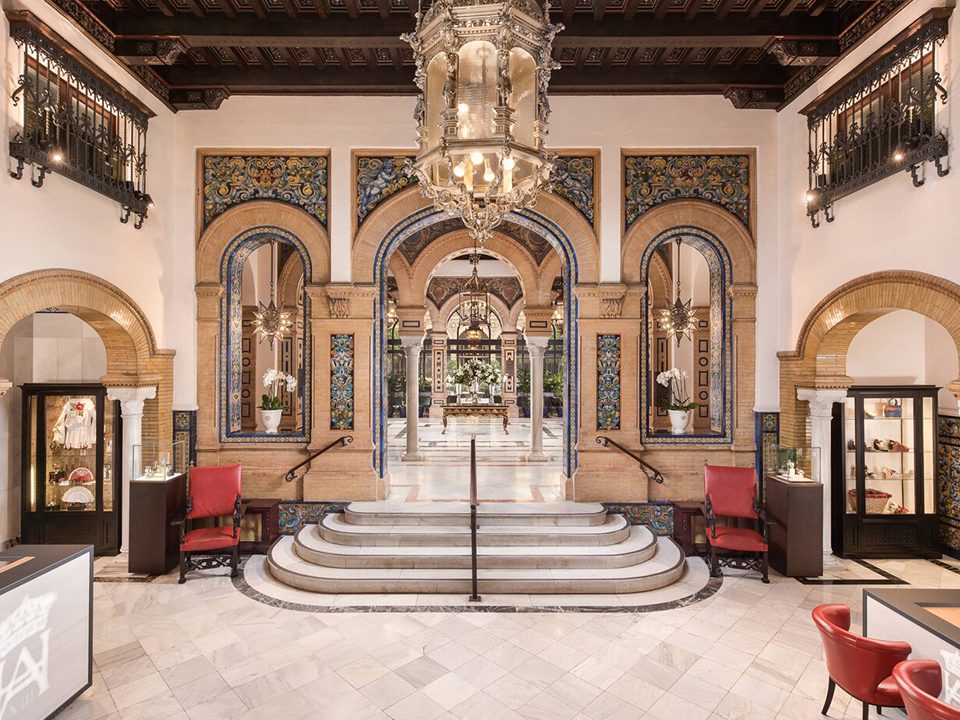 El Hotel Alfonso XIII de Sevilla es uno de los hoteles históricos más emblemáticos del mundo