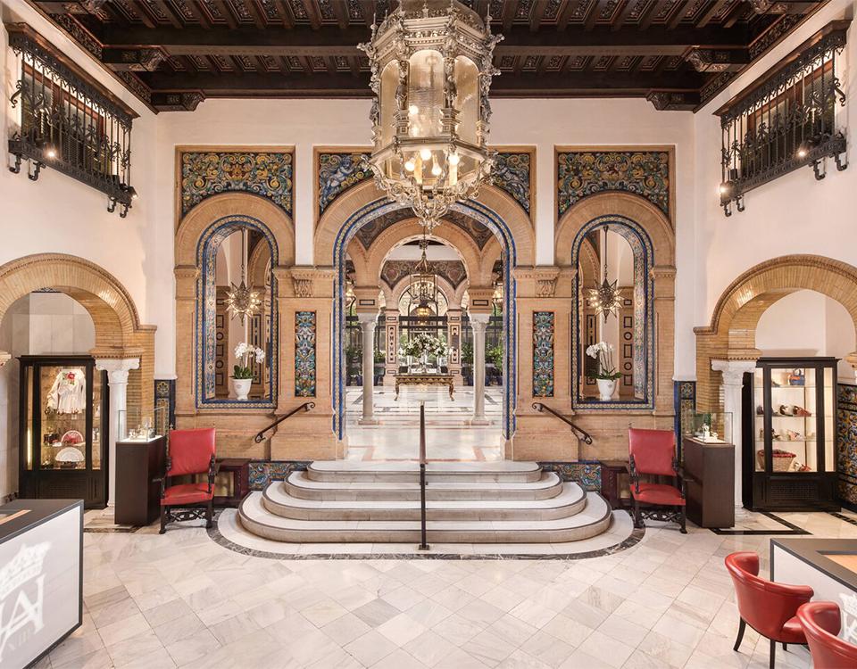 El Hotel Alfonso XIII de Sevilla es uno de los hoteles históricos más emblemáticos del mundo